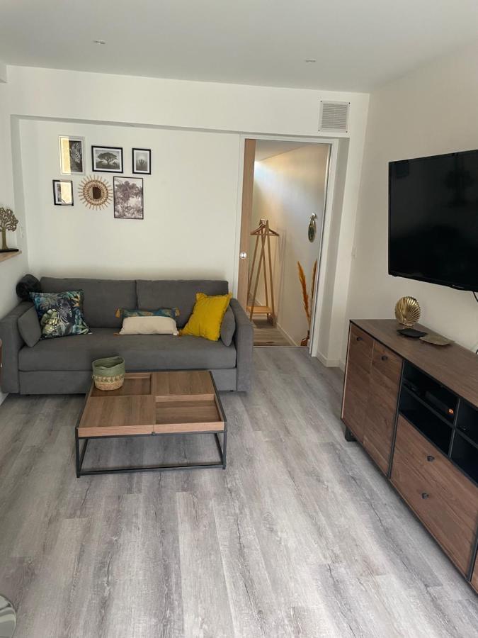 Appartement en rez de jardin tout équipé Fleurance Extérieur photo